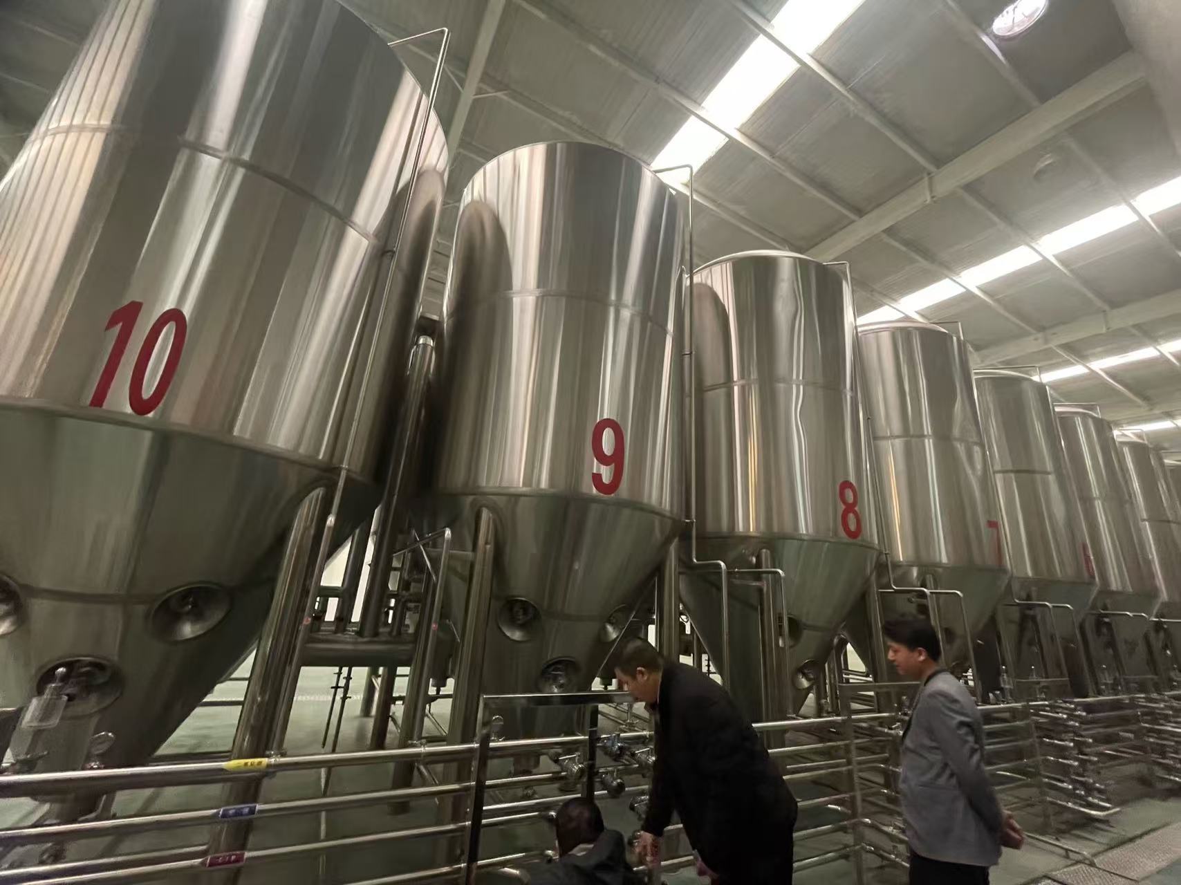 郧阳精酿啤酒设备厂—平面布置、设备设计、制造、调试、培训等一条龙服务